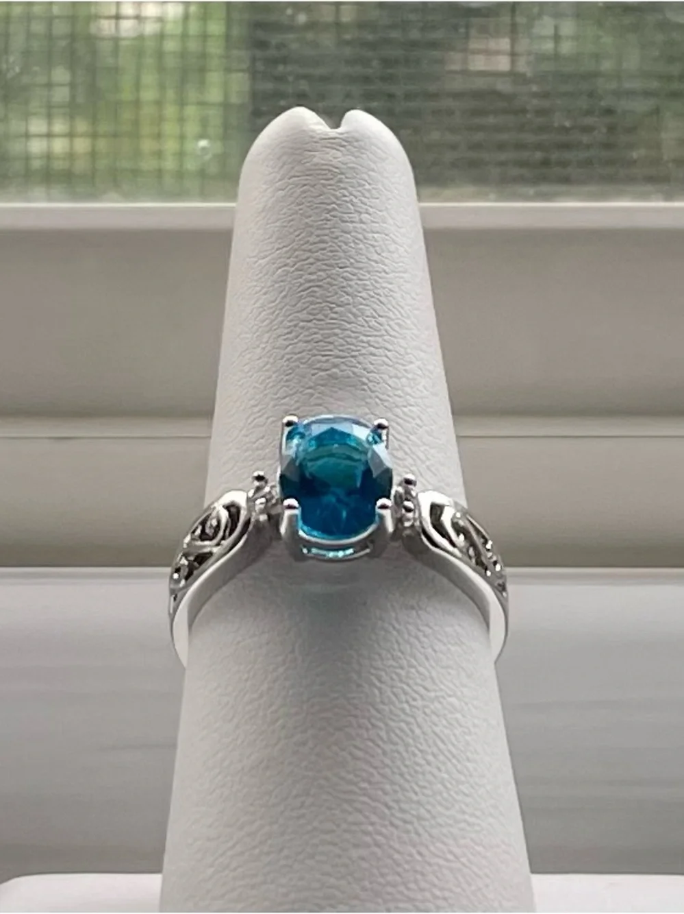 925 sterling silver oval blue cubic zirconia ring size 7.75
